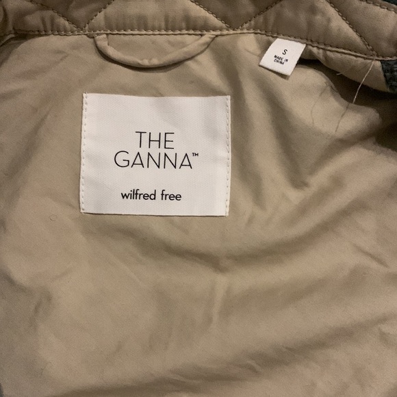 Wool jacket, it is new with tag never been worn - Picture 2 of 4